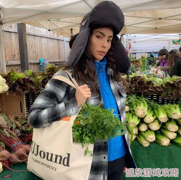 农村女人一级毛片农村妇女在田间地头直播卖菜火了 农村女人一级毛片农村妇女在田间地头直播卖菜火了