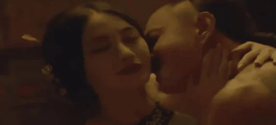 久久伊人精品热在75这是一部经典的成人影片作品